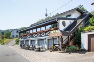 Hotel, Restaurant "Haus Waldesruh" in Eppenbrunn in der Pfalz